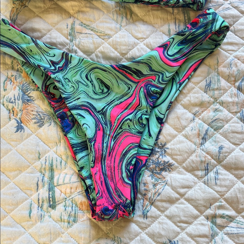 Colorful Swirl Bikini Set - Picture 2 of 6